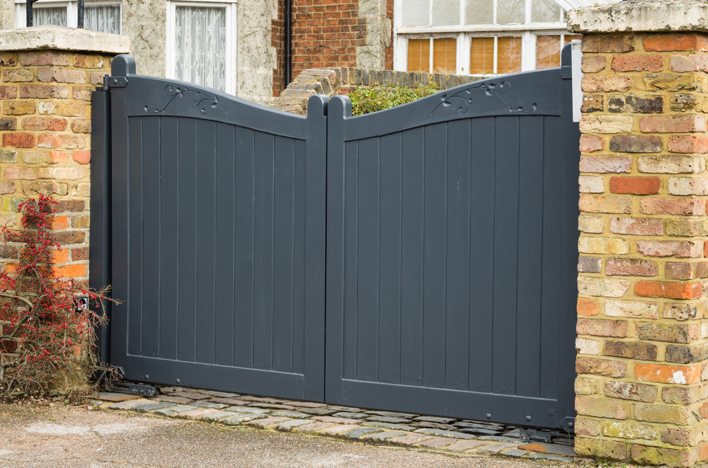 top tips on choosing a garden gae aluminium gate wooden gate norport